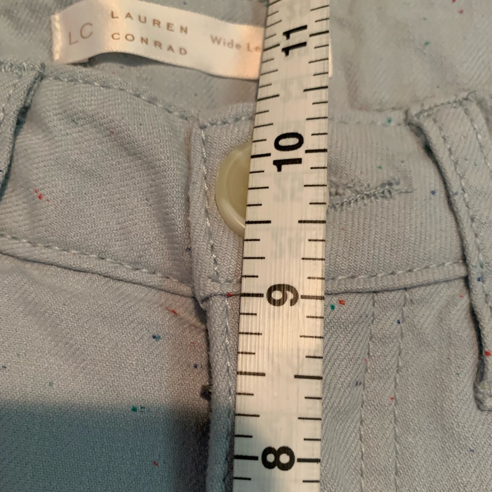Lauren Conrad Wide Leg ankle jeans. Light colored. Splatter color design. Size 4 - Picture 7 of 9